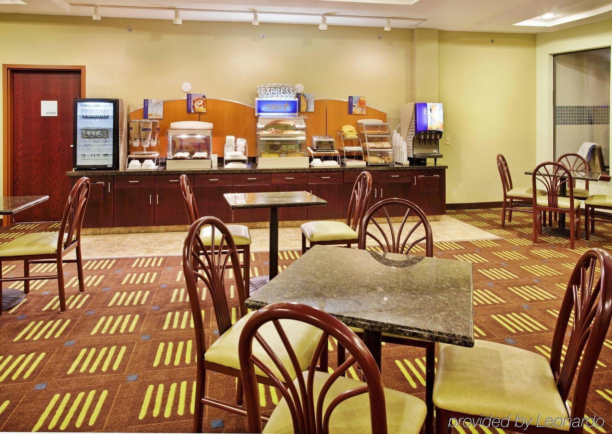 Holiday Inn Express Hotel & Suites St. Charles By Ihg Saint Charles Restoran gambar